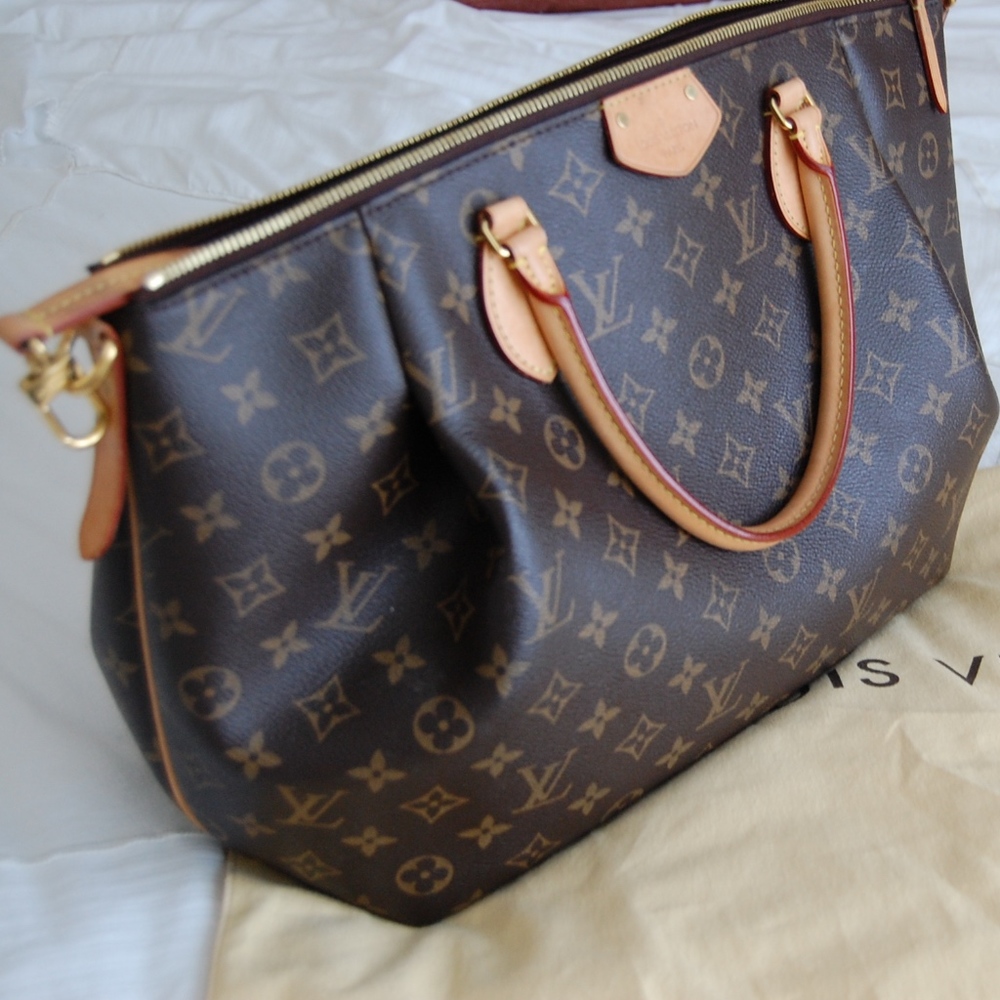 Louis vuitton crossbody bag